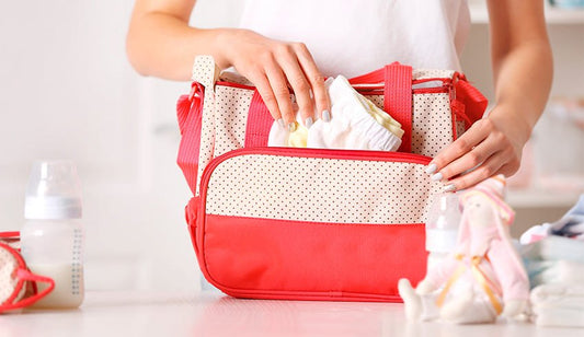 ¿Qué llevar en la pañalera? Todo lo que tu bebé (y vos) necesitan